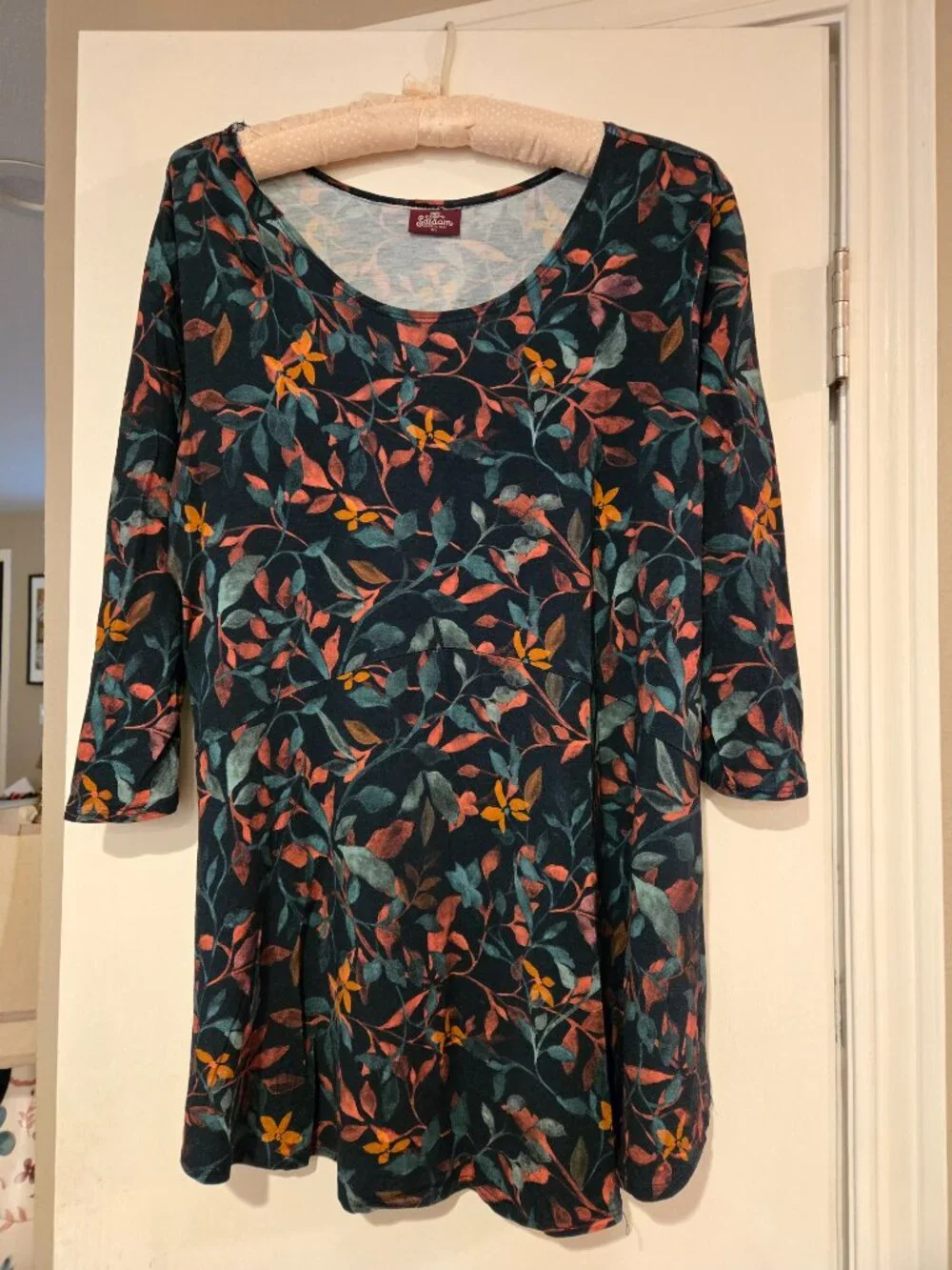 Two size XL Salaam tops, colorful floral patterns, 3/4 sleeves - Picture 2 of 4